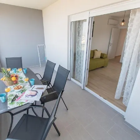 Seaview Oscar Apartman