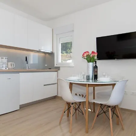 Seaview Oscar Апартаменти Макарська