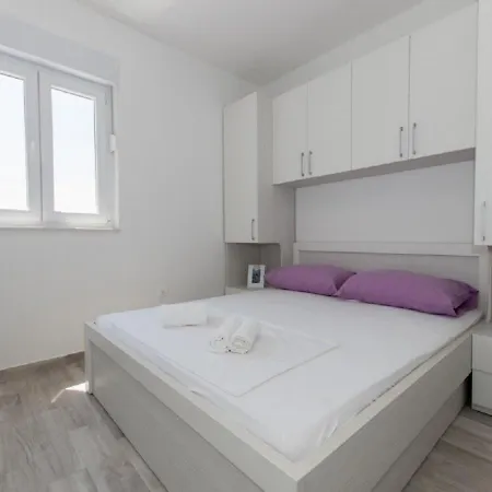 Апартаменти Seaview Oscar *
