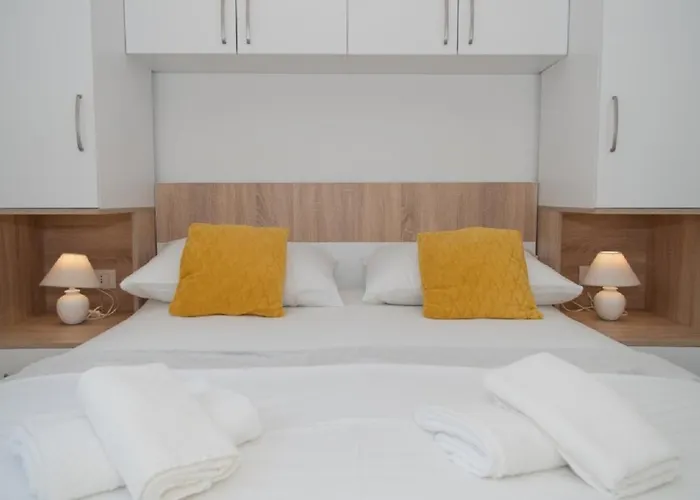 Seaview Oscar Apartman *