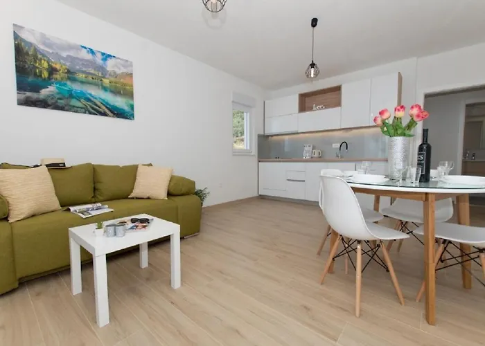 Seaview Oscar Apartment