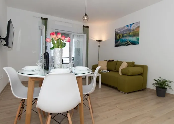 Seaview Oscar Apartment