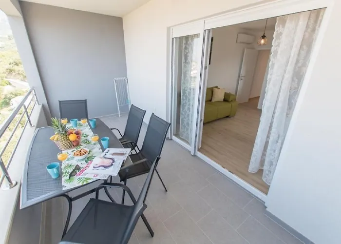 Seaview Oscar Apartment